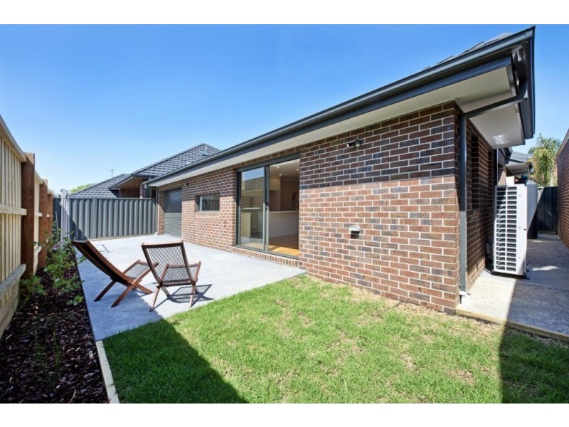 2/13 Grieve Street, Macleod VIC 3085