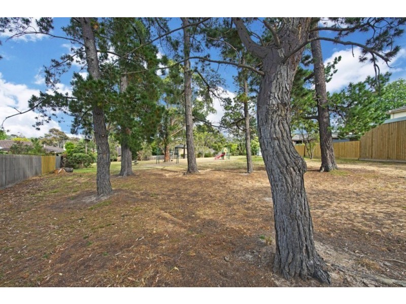 10 Stanton Crescent, Rosanna VIC 3084