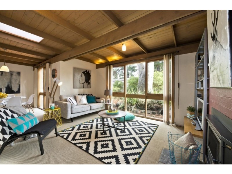 10 Stanton Crescent, Rosanna VIC 3084