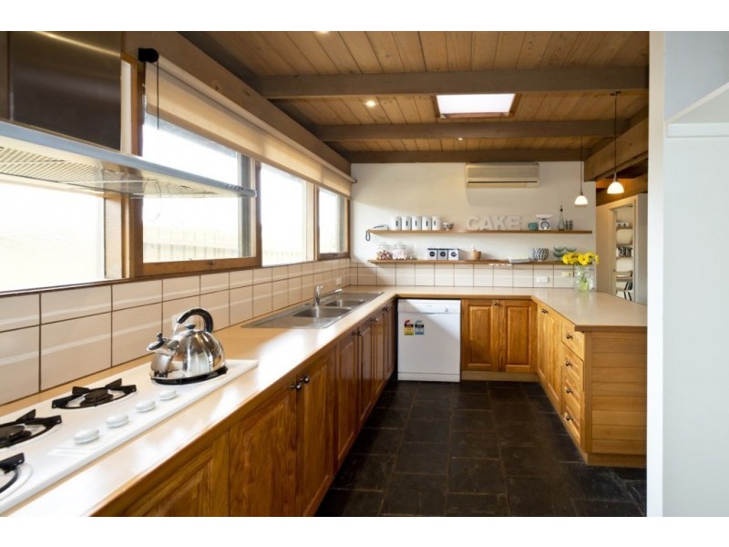 10 Stanton Crescent, Rosanna VIC 3084