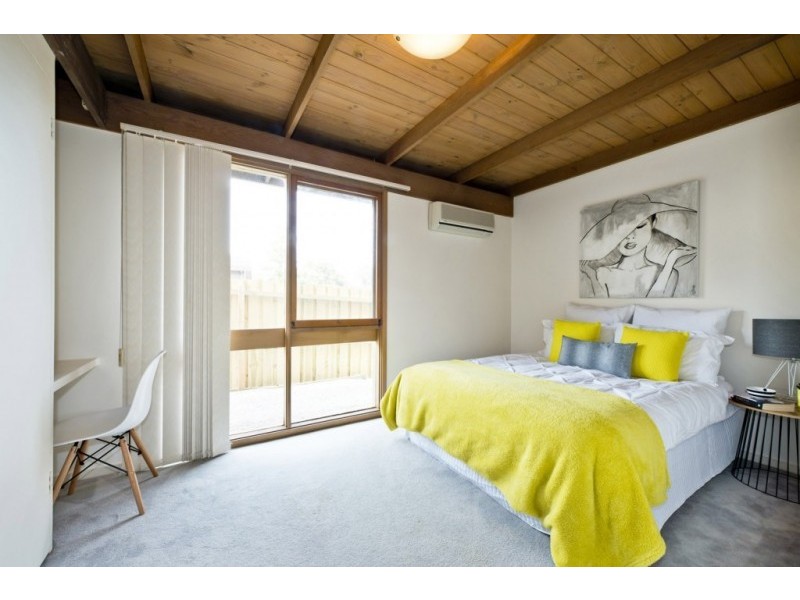 10 Stanton Crescent, Rosanna VIC 3084