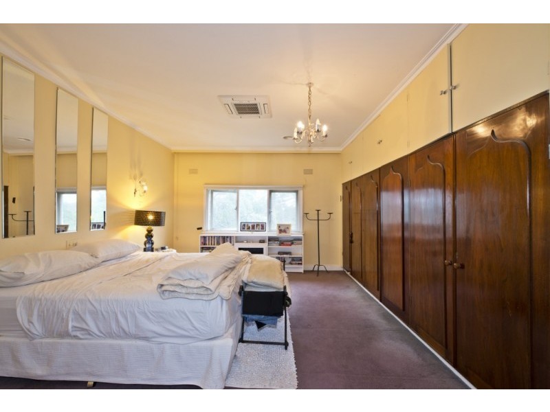4 & 6 Sylvan Court, Ivanhoe VIC 3079