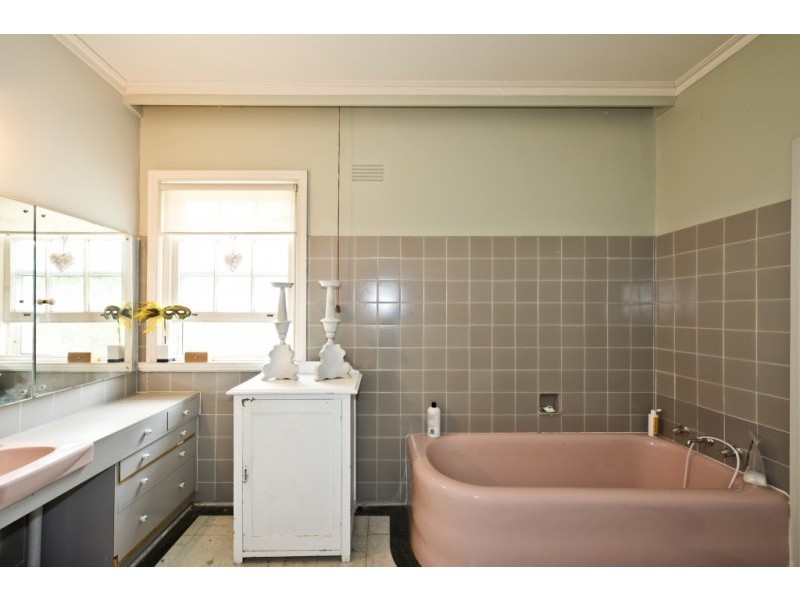 4 & 6 Sylvan Court, Ivanhoe VIC 3079