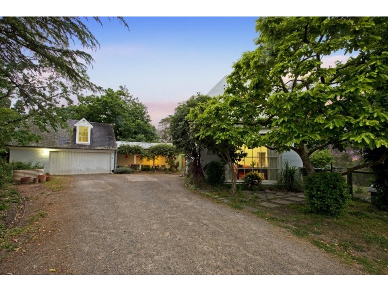 4 & 6 Sylvan Court, Ivanhoe VIC 3079