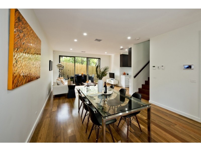 2/296 Waiora Road, Macleod VIC 3085