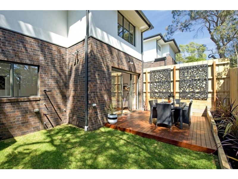 2/296 Waiora Road, Macleod VIC 3085