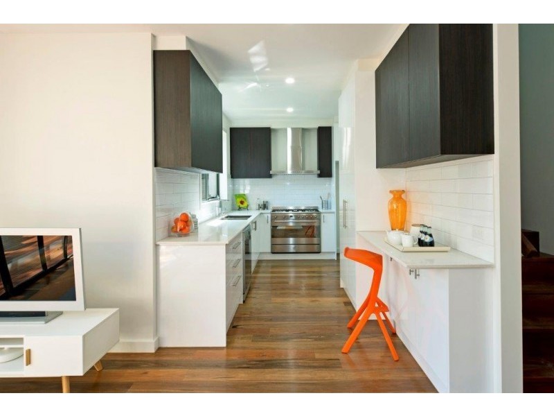 2/296 Waiora Road, Macleod VIC 3085