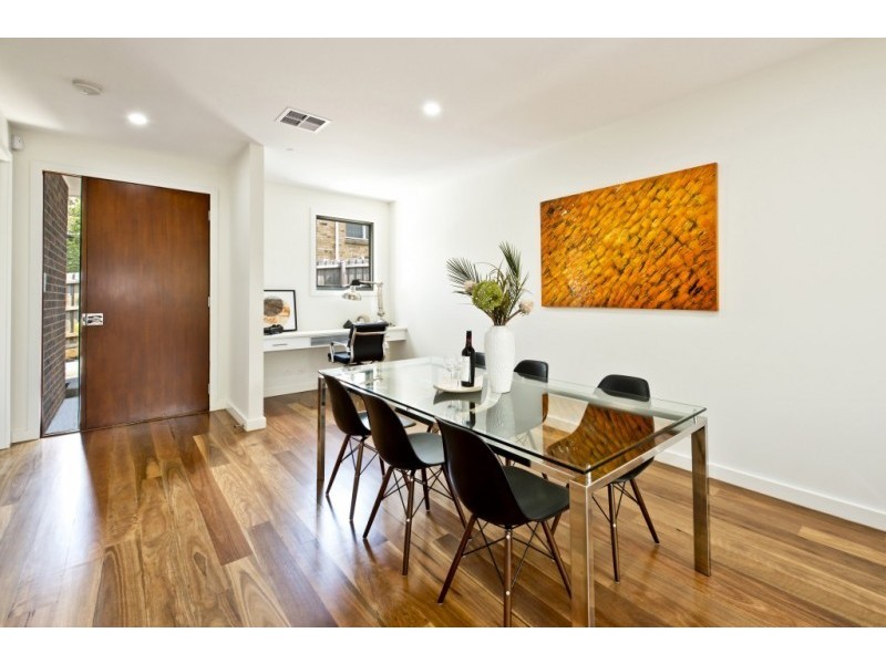 2/296 Waiora Road, Macleod VIC 3085