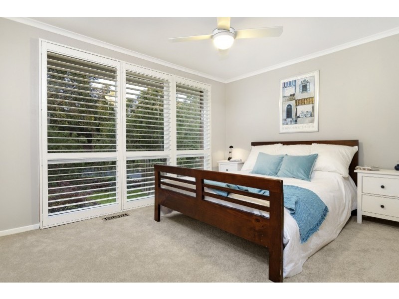 15 Renshaw Drive, Eltham VIC 3095