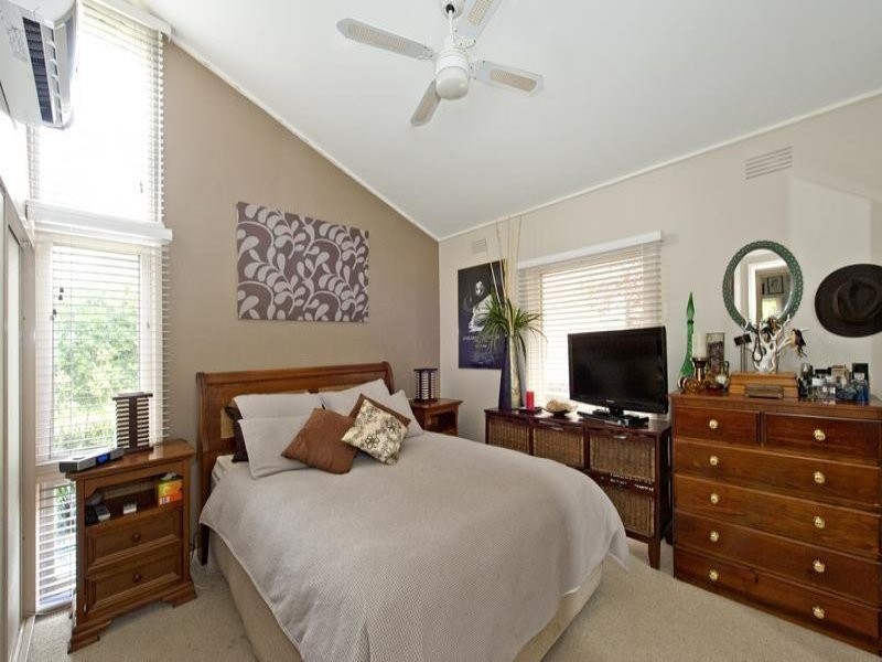 17 Aminya Crescent, Yallambie VIC 3085