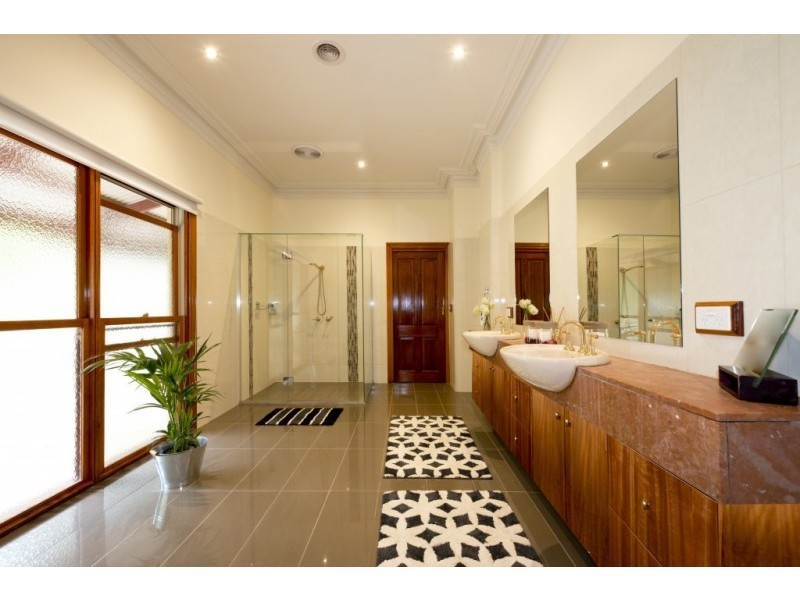 137 Bonds Road, Lower Plenty VIC 3093