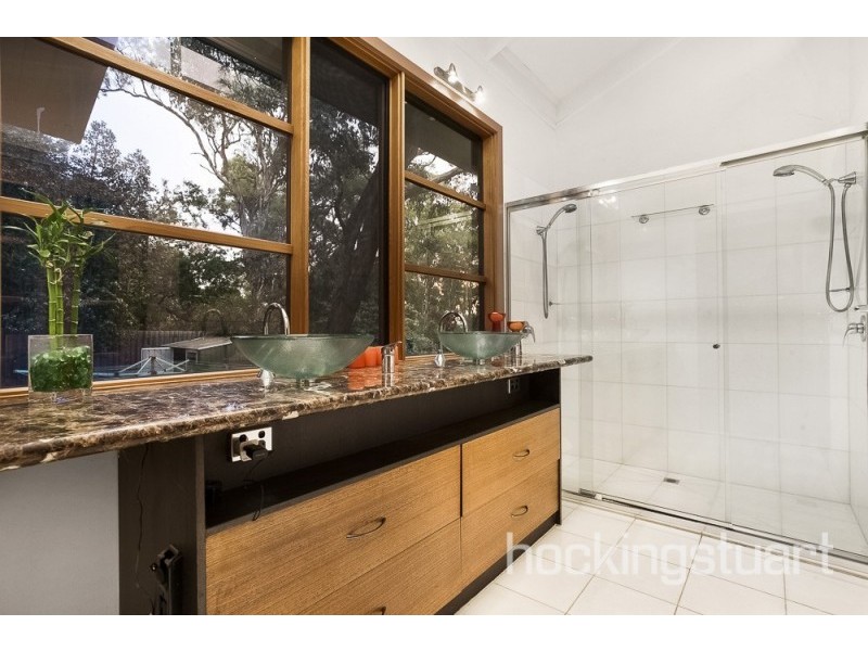 70 Mt Pleasant Road, Eltham VIC 3095