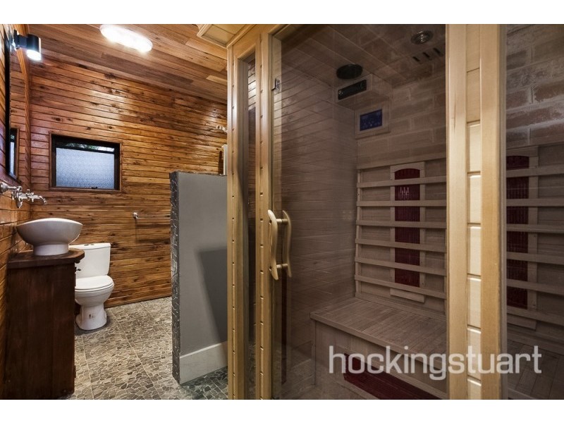 70 Mt Pleasant Road, Eltham VIC 3095