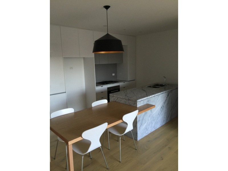 214/5 Sovereign Point Court, Doncaster VIC 3108