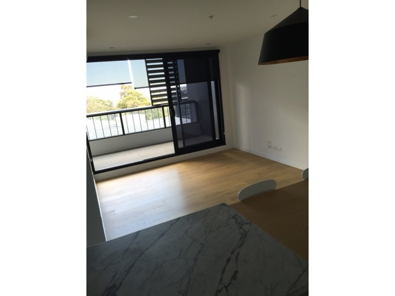 214/5 Sovereign Point Court, Doncaster VIC 3108