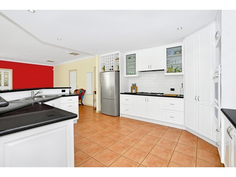 122 Albion Crescent, Greensborough VIC 3088