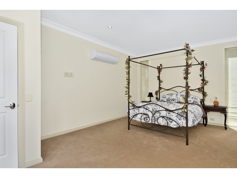 122 Albion Crescent, Greensborough VIC 3088