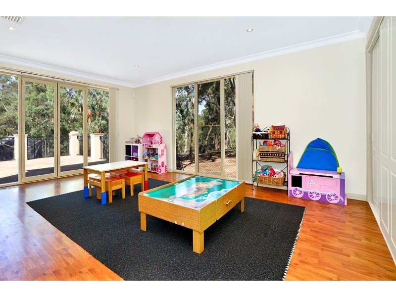 122 Albion Crescent, Greensborough VIC 3088