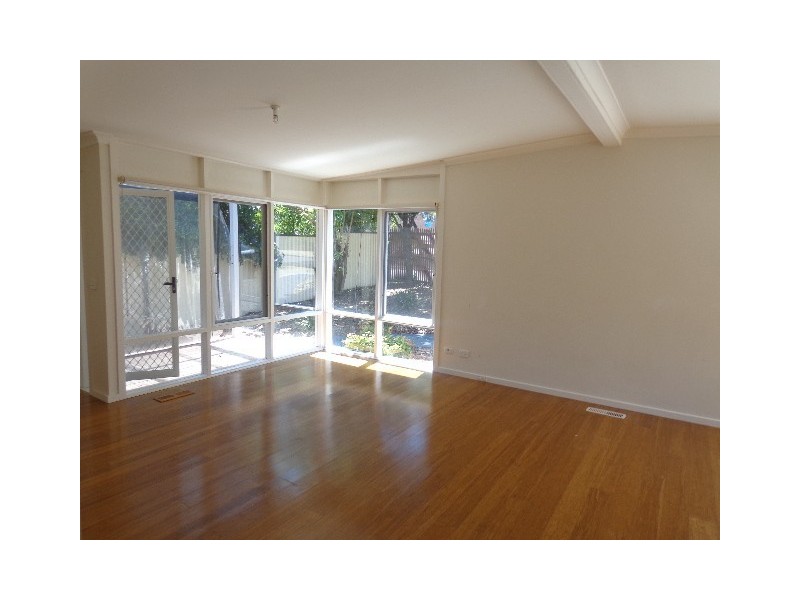 9 Orana Drive, Watsonia VIC 3087