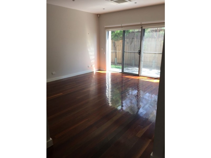 2/30 Porter Road, Heidelberg Heights VIC 3081