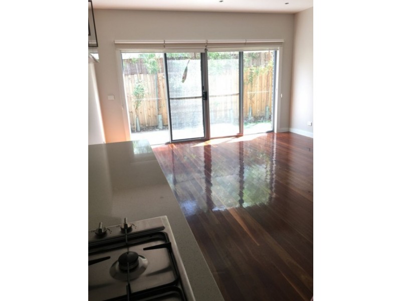 2/30 Porter Road, Heidelberg Heights VIC 3081