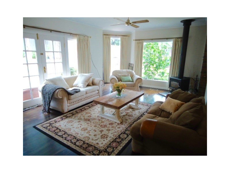 32 Jones Crescent, Rosanna VIC 3084