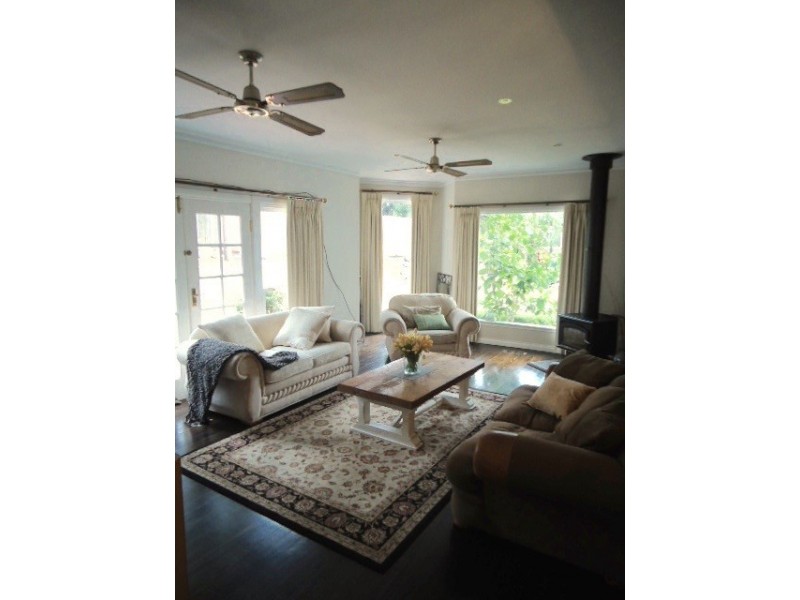 32 Jones Crescent, Rosanna VIC 3084