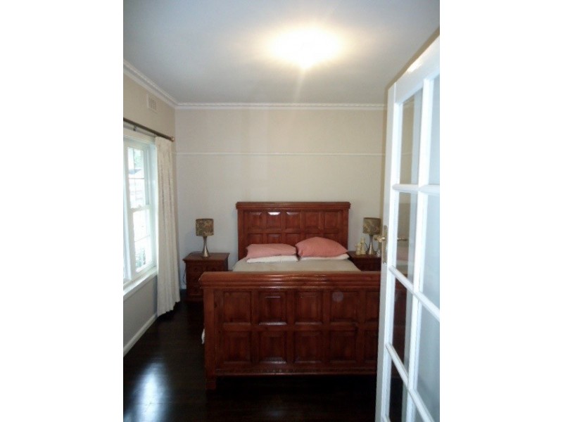 32 Jones Crescent, Rosanna VIC 3084