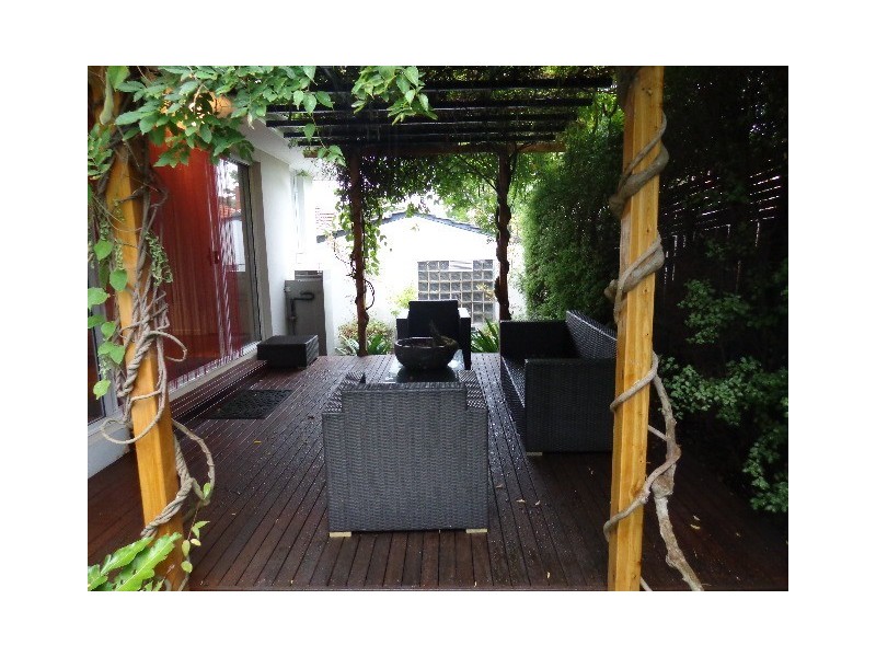 2/145 Waiora Road, Heidelberg Heights VIC 3081