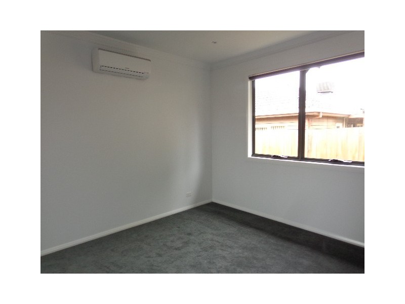 2/30 Curtis Avenue, Watsonia VIC 3087