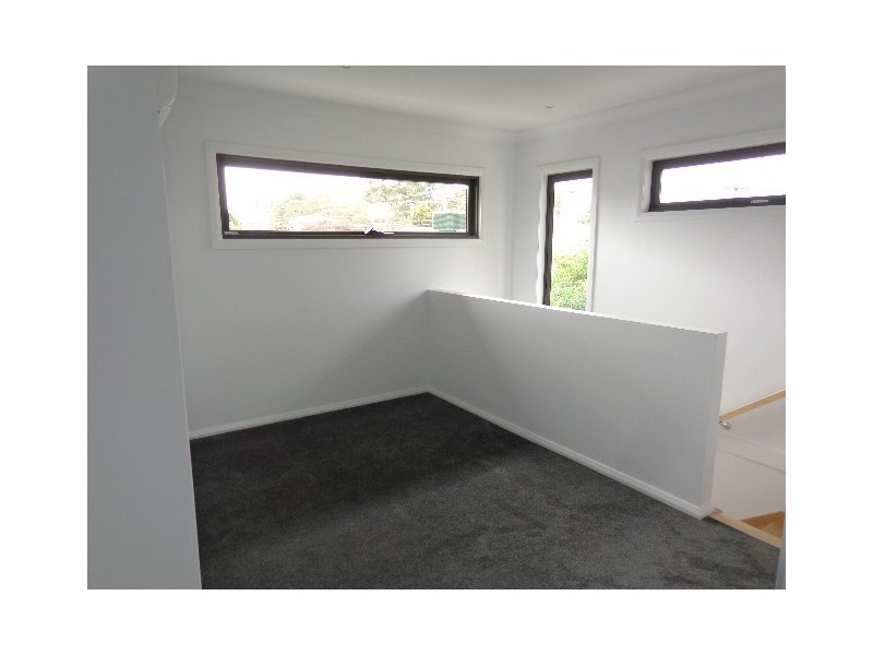 2/30 Curtis Avenue, Watsonia VIC 3087