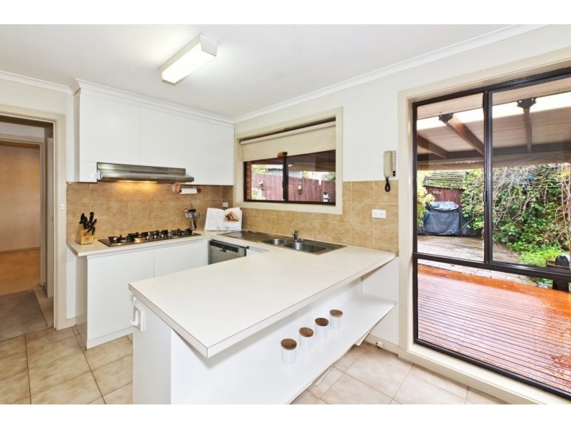 2/93 Martins Lane, Viewbank VIC 3084