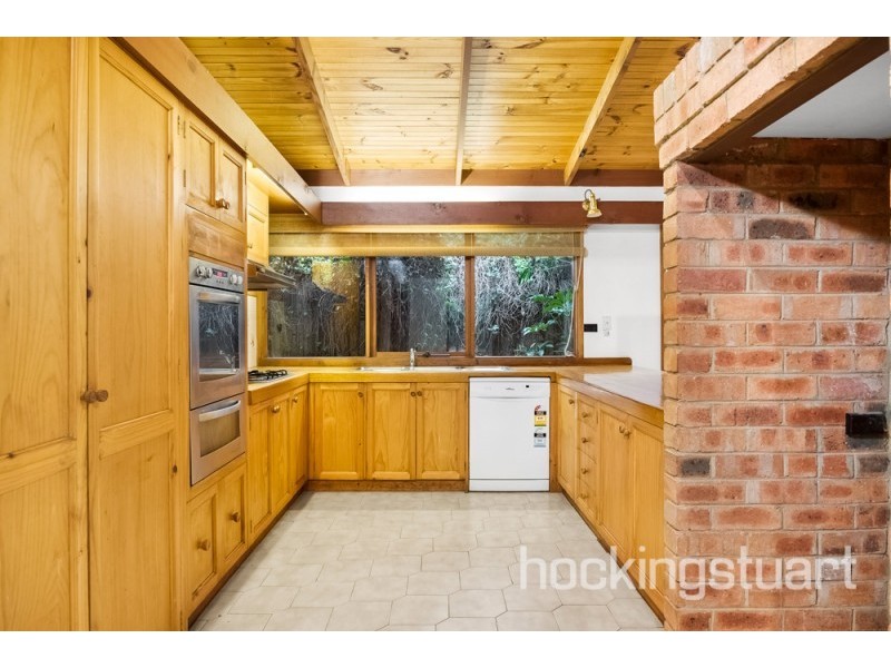 16 Monclaire Court, Eltham VIC 3095