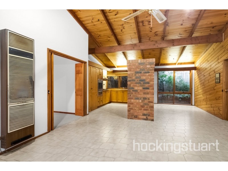 16 Monclaire Court, Eltham VIC 3095