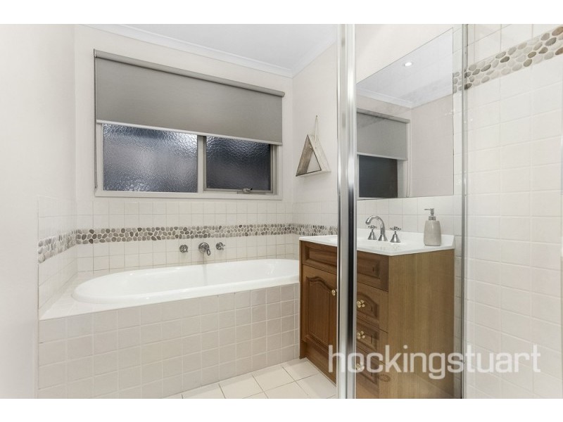 9 Liberty Court, St Helena VIC 3088