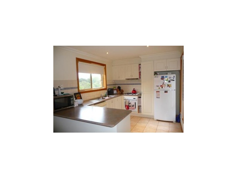 2/107 Sackville Street, Montmorency VIC 3094