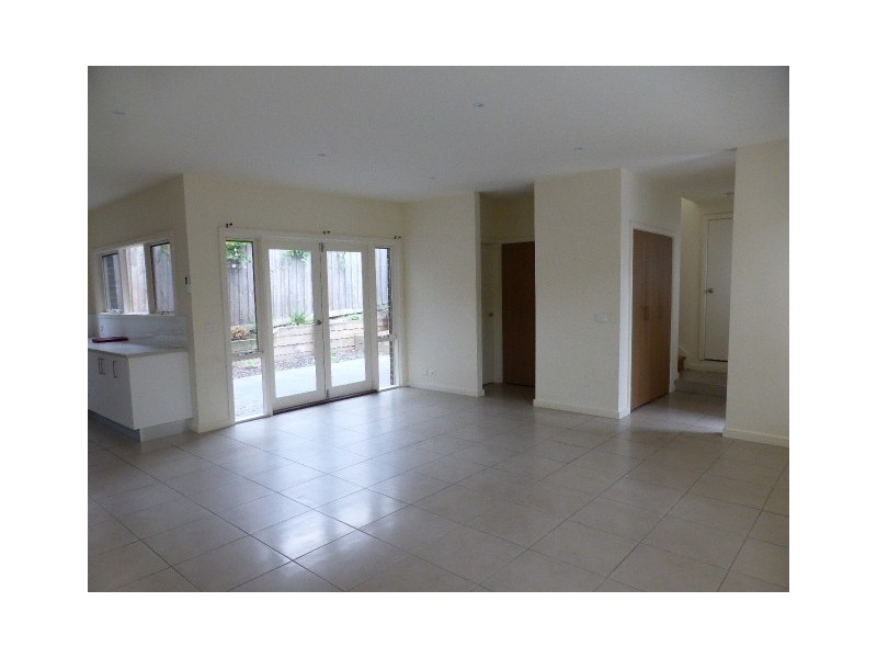 2/1153 Main Road, Eltham VIC 3095