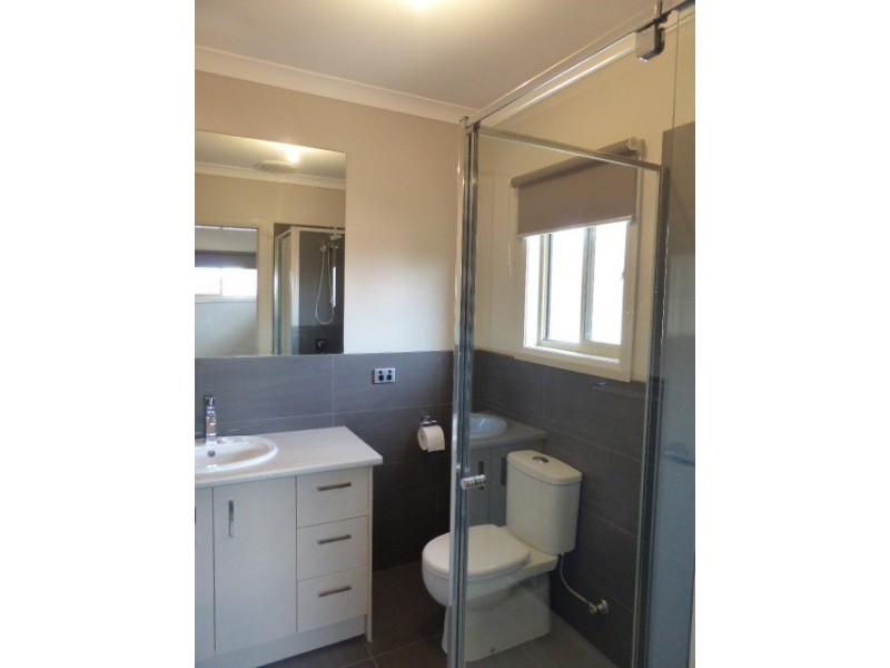 4A Narvik Crescent, Heidelberg West VIC 3081