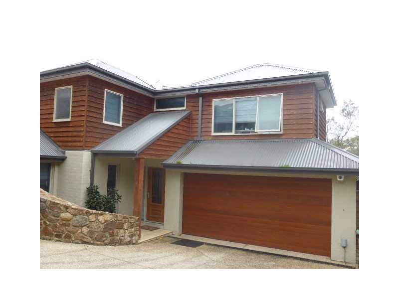 3/15 Luck Street, Eltham VIC 3095