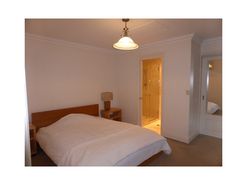 3/15 Luck Street, Eltham VIC 3095