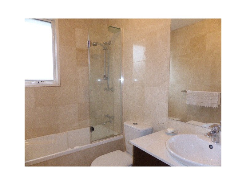 3/15 Luck Street, Eltham VIC 3095