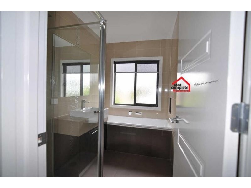 1/11 Wallace Avenue, Oakleigh South VIC 3167