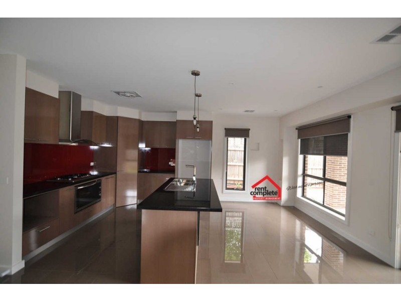 2/11 Wallace Avenue, Oakleigh South VIC 3167