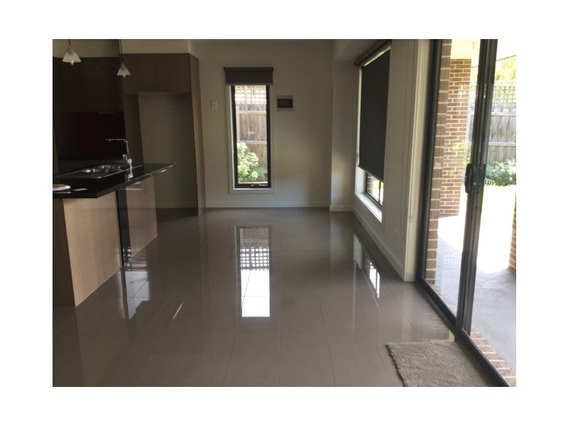 2/11 Wallace Avenue, Oakleigh South VIC 3167