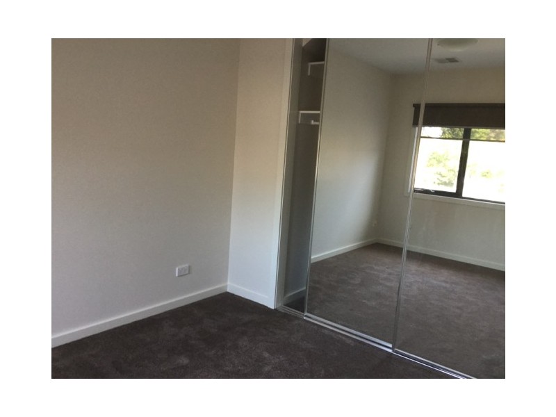 2/11 Wallace Avenue, Oakleigh South VIC 3167