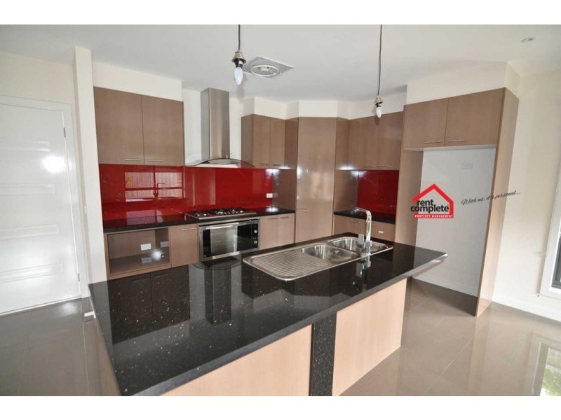 2/11 Wallace Avenue, Oakleigh South VIC 3167