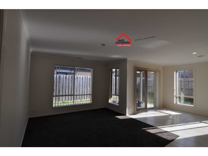 18 Jacaranda Drive, Carrum Downs VIC 3201