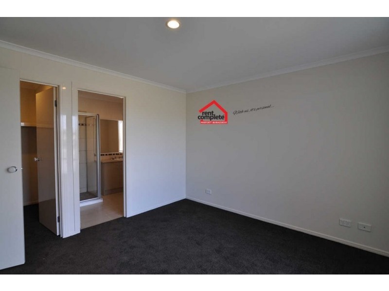18 Jacaranda Drive, Carrum Downs VIC 3201