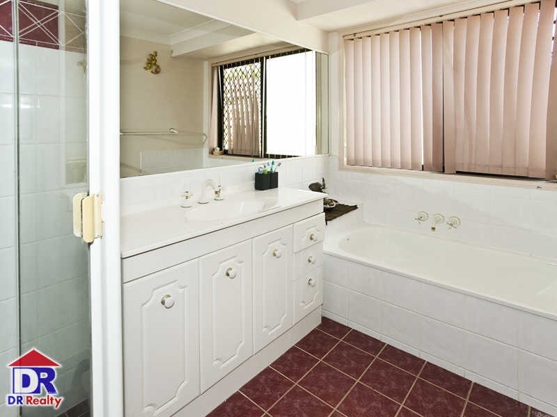 Rothwell QLD 4022