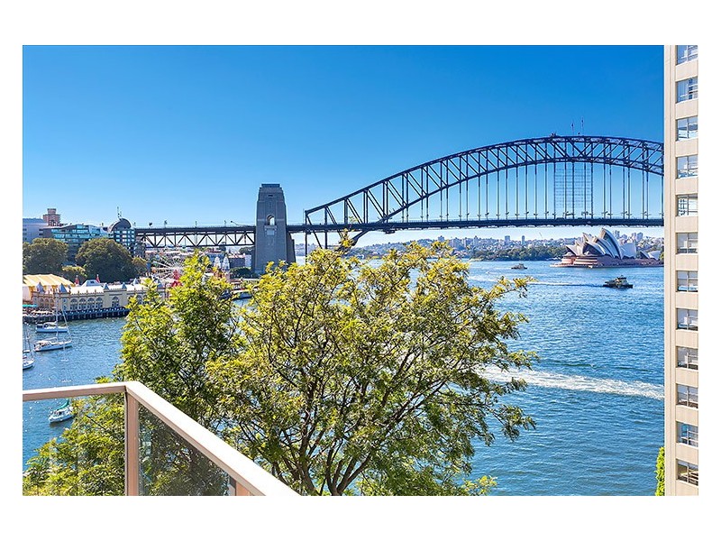 East Crescent Street, Mcmahons Point NSW 2060